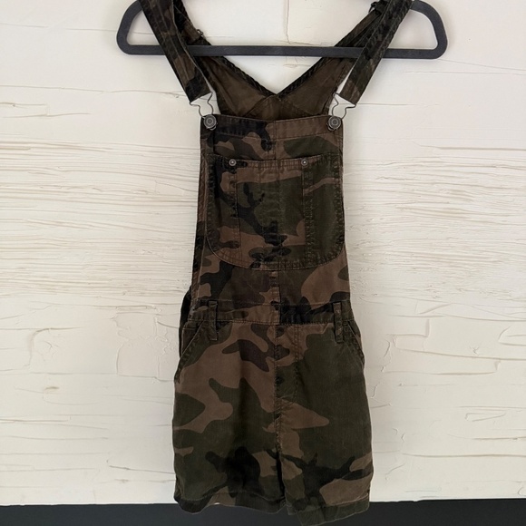 TNA from Aritzia | Size XXS | Army Camo Print - Picture 2 of 7